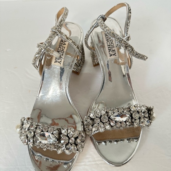Badgley Mischka Silver Glitter Women's Sandals size 5 EUC - Picture 11 of 12